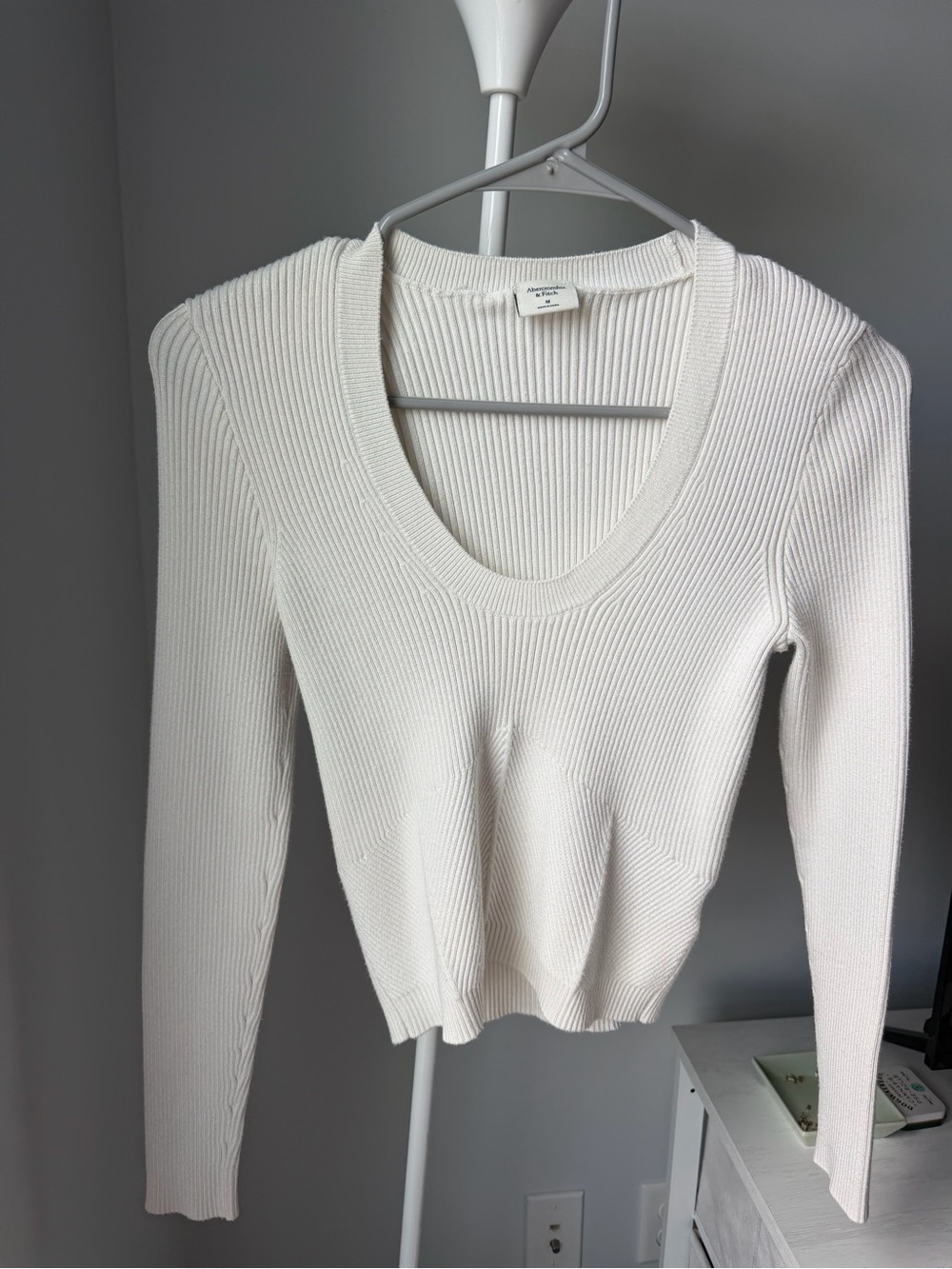 Abercrombie & Fitch Medium White Ribbed Scoop Neck Sweater